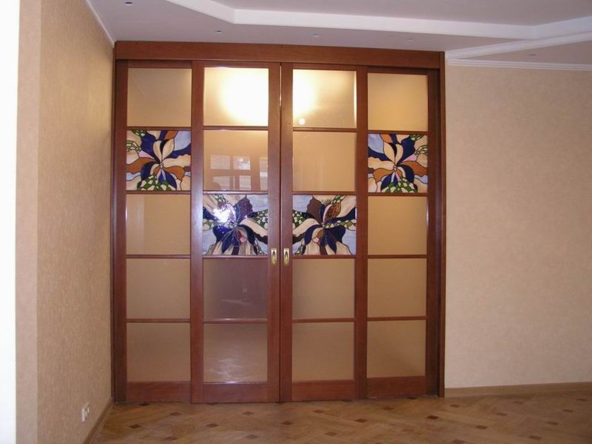 Перегородка с цветными стеклянными вставками Новошахтинск