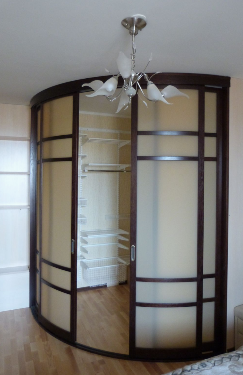 Радиусная полукруглая угловая гардеробная комната Новошахтинск